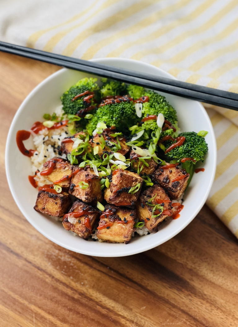 Buddha bowl with air fryer tofu and broccoli