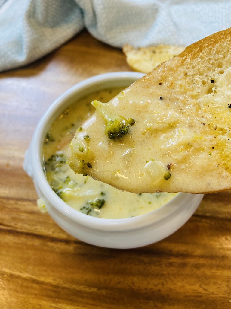 Broccoli Cheddar Soup Bread