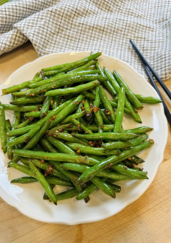 Garlic Green Beans (A 10-Minute, One-Pan Side Dish)