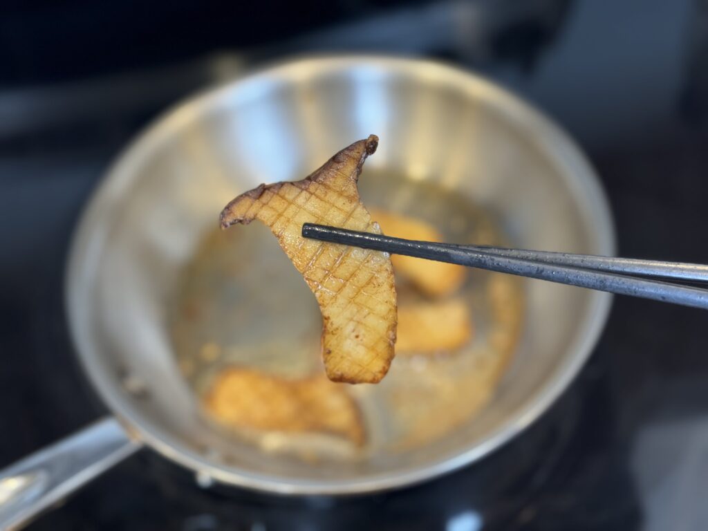 trumpet mushroom sliced and booked