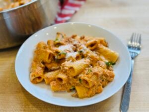 Easy Baked Ziti | Cheesy Pasta Bake