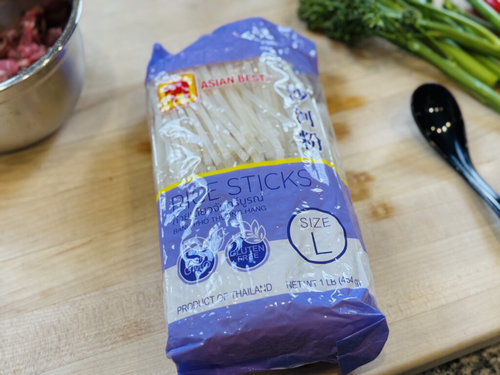 Large size Thailand Rice Sticks in pack