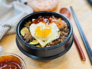 One Pan Bibimbap – Quick & Easy Korean Rice Bowl