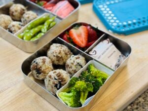 Korean Rice Balls with Bulgogi Beef (Jumeokbap)