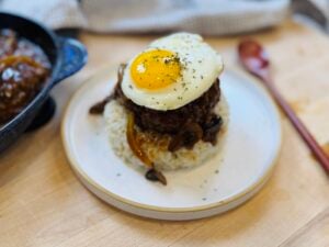 Loco Moco (Hawaiian Beef Patty with Gravy and Egg)