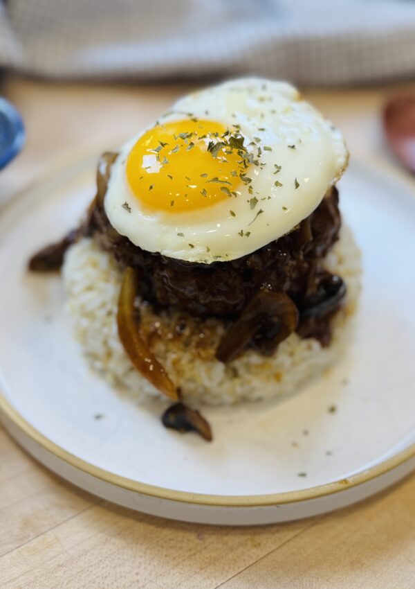 Loco Moco (Hawaiian Beef Patty with Gravy and Egg)