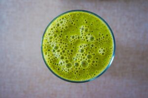 Easy Green Smoothie Recipe (Kid-Friendly & Naturally Sweet)