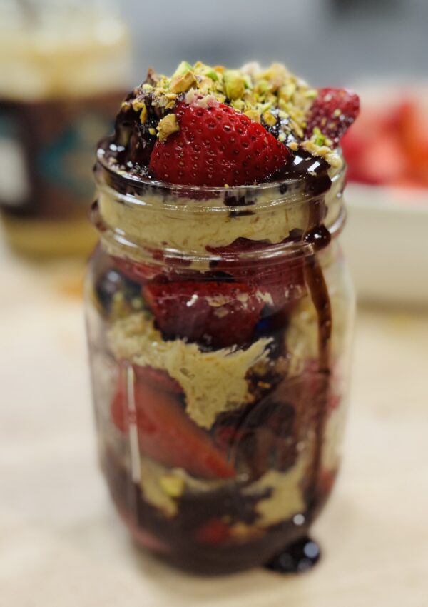Dubai Chocolate Strawberry Cups